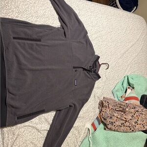 Patagonia Men's Charcoal Crewneck Sweater